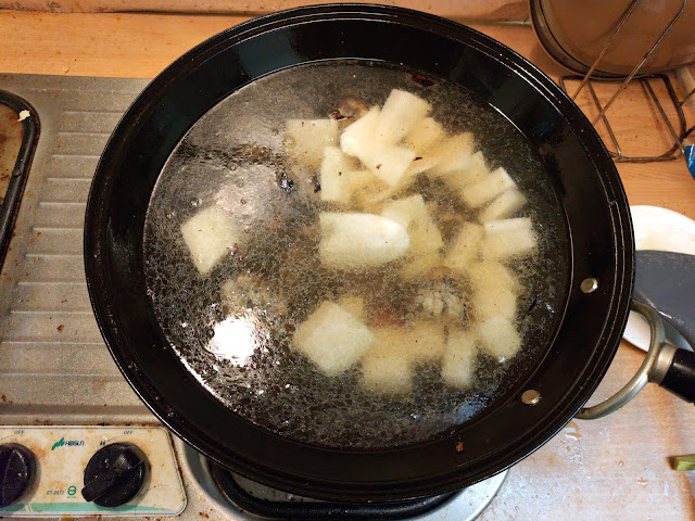 蒜頭蘿蔔烏骨雞湯 - 料理