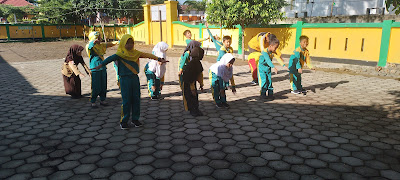 Olahraga Senam Pagi untuk Anak SDN 134 Mallekana 