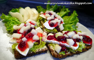 http://makaronowakokardka.blogspot.com/2013/09/kanapki-z-serem-camembert-gruszkami-i.html