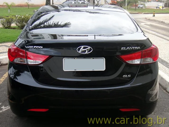 Hyundai Elantra 2012 GLS 1.8L Automático - preto - traseira