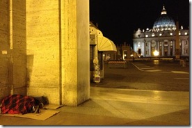 duerme-arcos-Plaza-San-Pedro