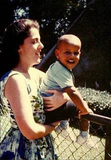 Ann Dunham y su niño Barack Obama