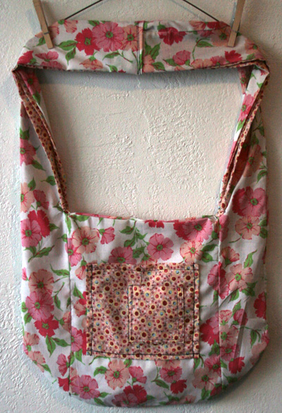 Tutorial: Sew a monk’s bag from a pillowcase