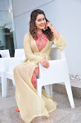 Rashi Khanna new glamorous photos-thumbnail-28