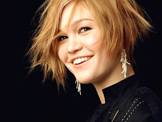Actress Julia Stiles Hairstyle Pictures - Girls Hairstyle Ideas