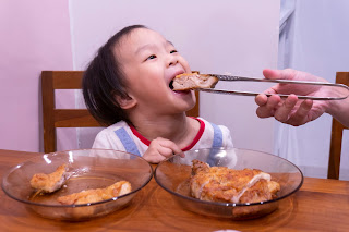 大成食品，經典推薦５件組－黃金脆皮雞腿排＋咔滋酥脆雞腿排＋中一排骨＋香噴鹽酥雞