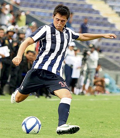 Foto de Rodrigo Cuba jugando para Alianza Lima