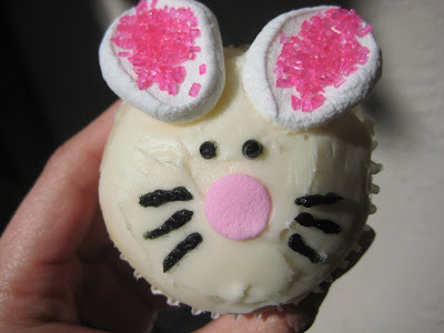 decorating cupcakes for easter. I had a blast, decorating the