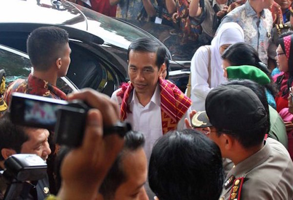 Presiden Jokowi kunjungi pengungsi Sinabung