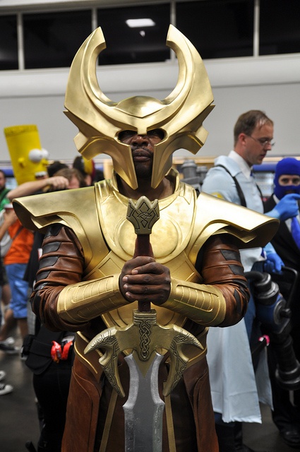 Tremendo cosplay de Heimdall. Si hasta es negro!