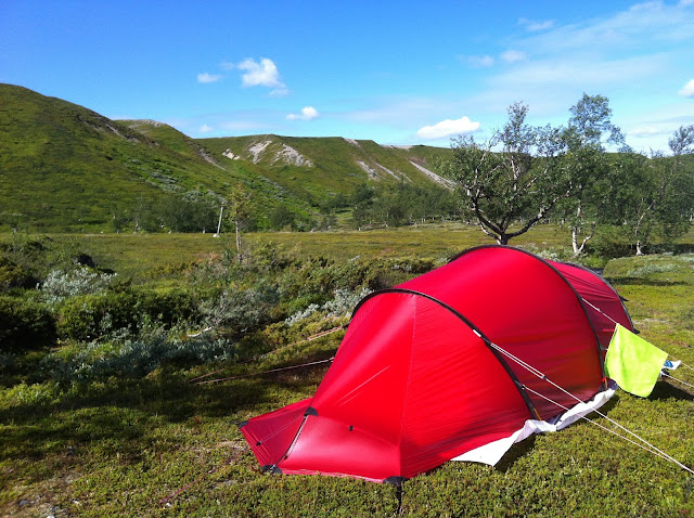 Vandring, Vålådalen, vallbo, sommar, isjön, isjödalen, kängor, fjäll, tält, hileberg, fjällvandring, Hilleberg, Hillebergstält, Meindl, Meindlkängor