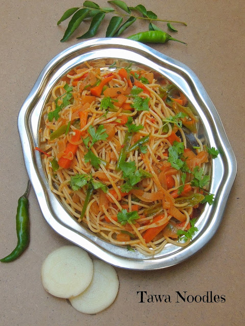 Tawa noodles with banana stem