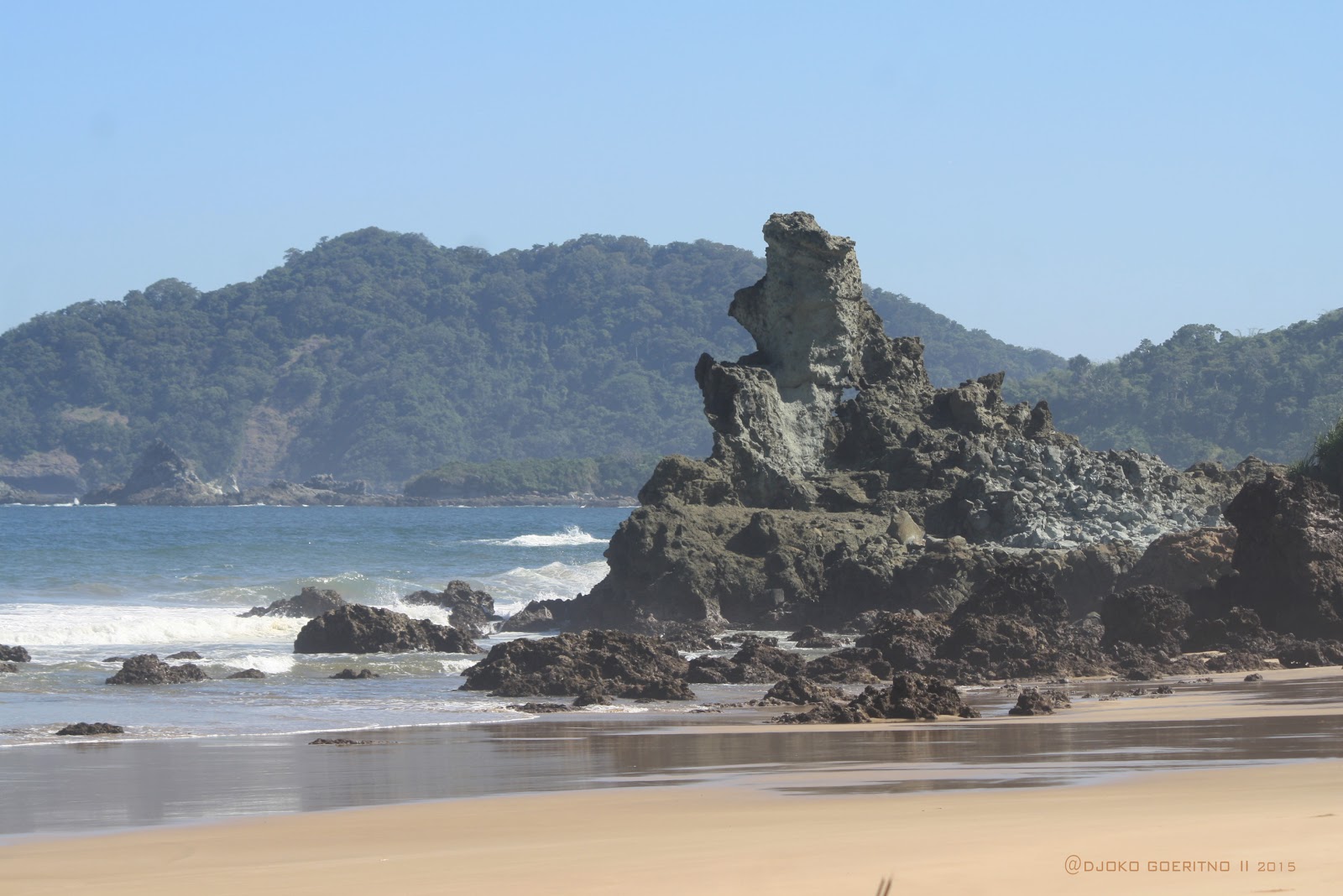 Destinasi Tourism Of SWB Jatim PANTAI  PARANG KURSI 