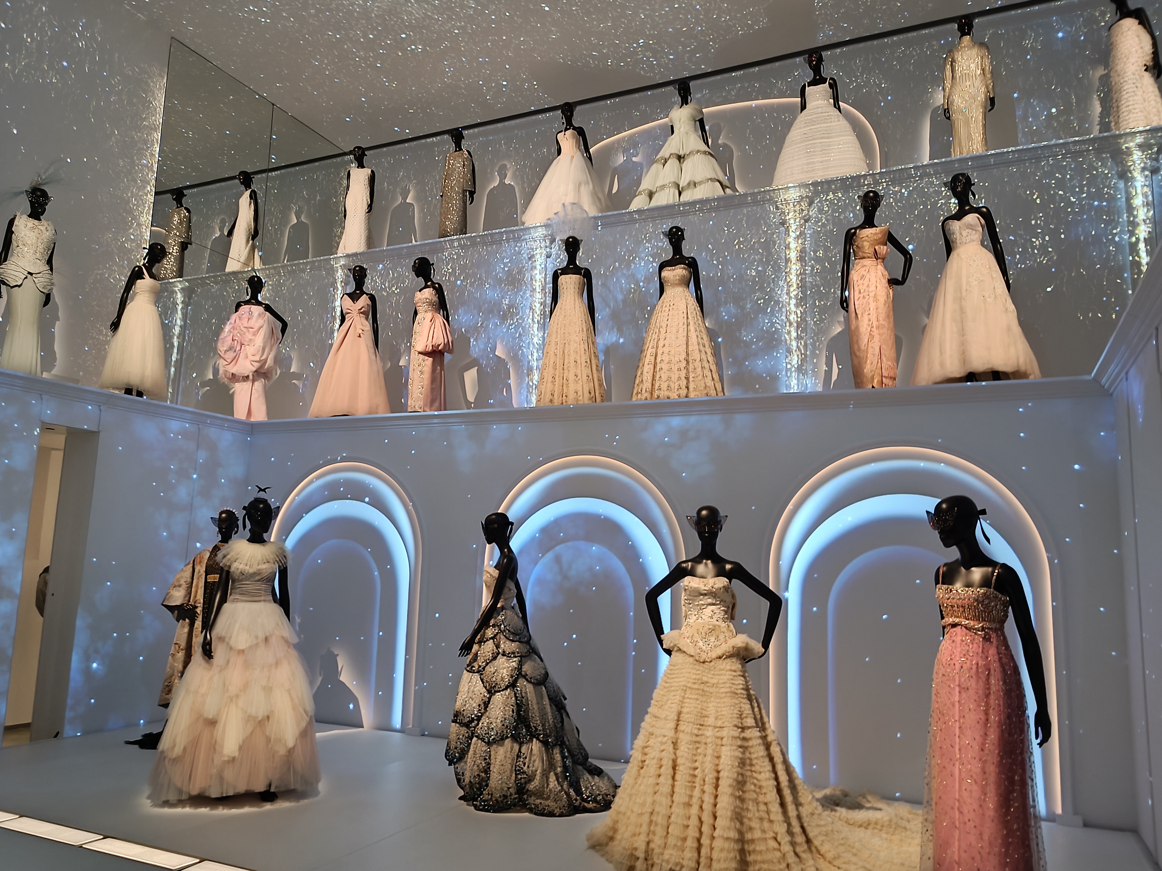 Galerie Dior el museo de la moda en Paris - Los Viajes de Mary - Blog de  Viajes