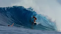 Laura Coviella surf30 mentawais indonesia 6