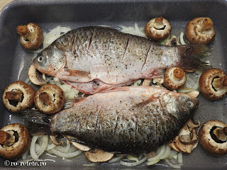 Reteta peste caras cu legume si ciuperci in sos de vin la cuptor retete mancare pescareasca preparata simplu si rapid acasa,