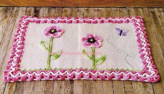 rug crochet pink with flowers and butterflies in crochet with recipe