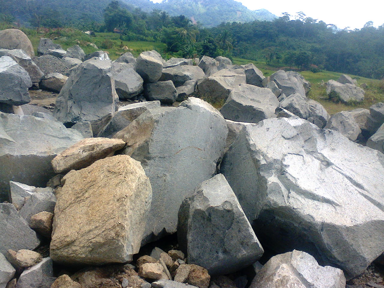 Supplier Batu Boulder ~ Jual macam-macam bahan material 