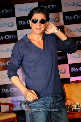 Shahrukh Khan at Gojiyo Ra.One Contest Winners event