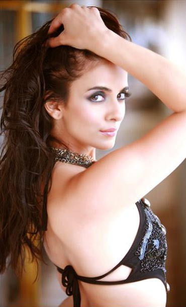 Parsi Model: Jennifer Kotwal Hottest Photo Gallery