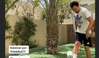 Xavi challenges Messi and Busquets in 10-touch challenge with toilet paper