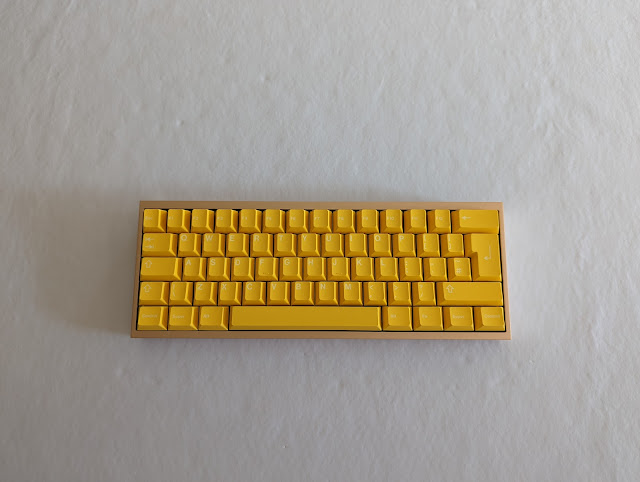 GMK Honey - montar teclado custom dorado 60%