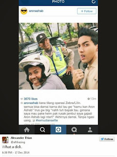 foto selfie aron ashab dengan polisi