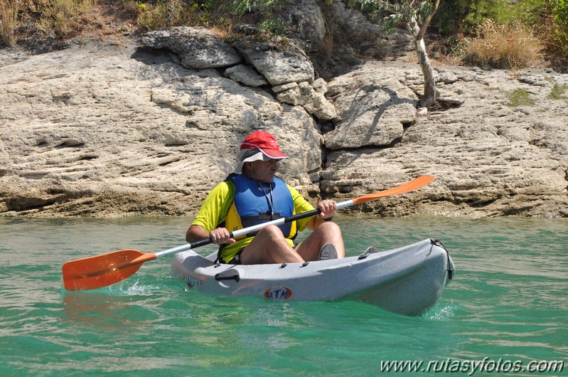 Kayak en el Embalse Conde del Guadalhorce