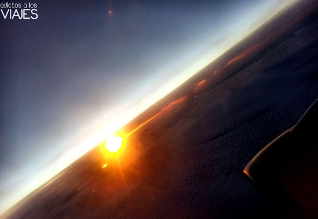 Amanecer desde el avión