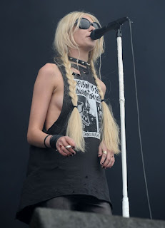 Taylor Momsen Long Hairstyles