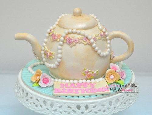 Cuppacake B39;Licious: Birthday Cake  Teapot