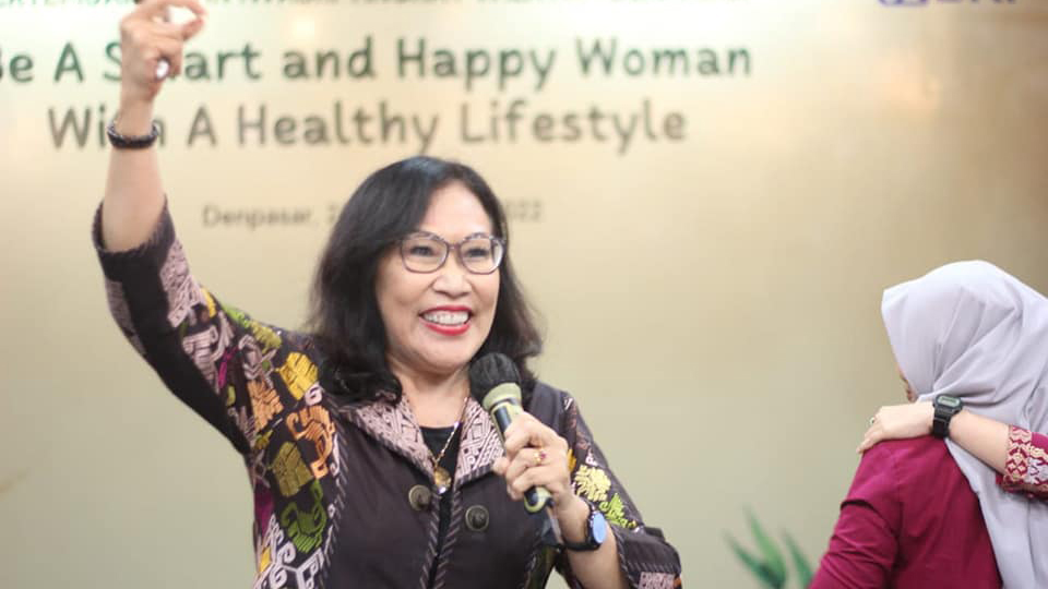Be Smart and Happy Woman with a Healthy Lifestyle, Ikatan Wanita BRI Denpasar, IWABRI Denpasar, Santy Sastra, Santy Sastra Public Speaking