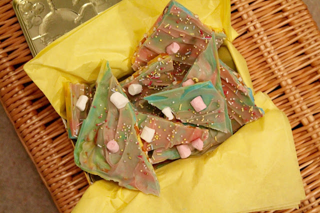 Easy Easter Tie Dye Pretzel Bark Recipe