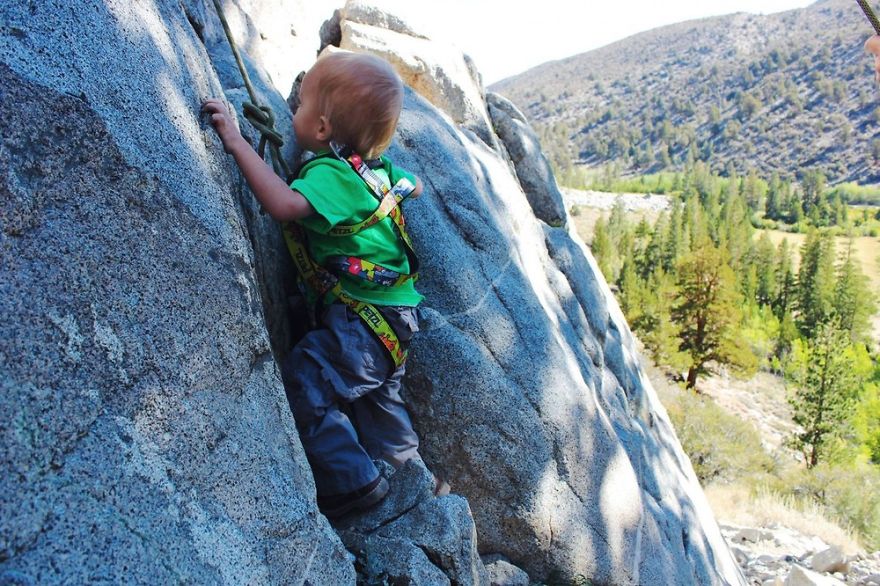 Before Turning 2 Years Old, Bodhi Hiked More Than 483 Km With His Parents