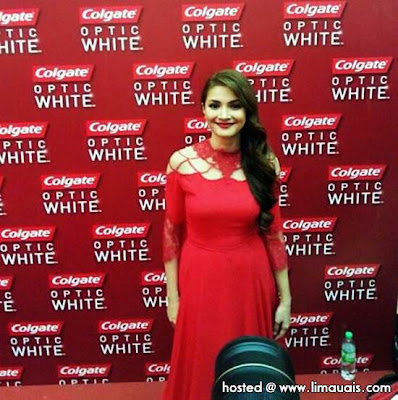 GAMBAR HOT FAZURA DENGAN BAJU MERAH MENYALA