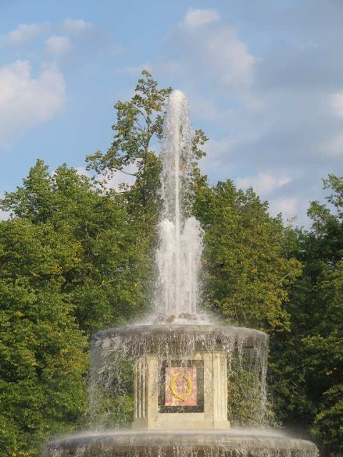 Fontes e Cascatas dos Jardins Palácio Peterhof  