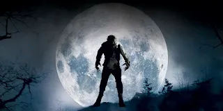 Poster resmi film Wolf Man 2025 dengan latar hutan gelap dan cahaya bulan penuh