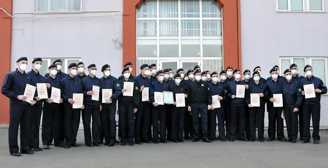 36 nuevos submarinistas egresan de la Escuela de Submarinos italiana