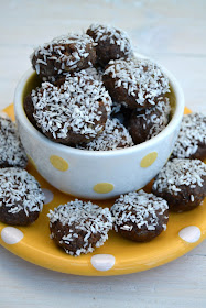 dried pineapple, banana, dates, coconut and cinnamon in little balls of energy