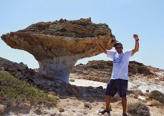 Skiadi mushroom rock-kimolos