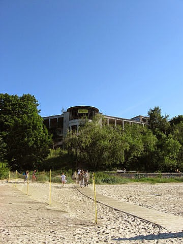 Выставленное на продажу здание бывшего санатория "Майори ДКБФ" в 2014 году