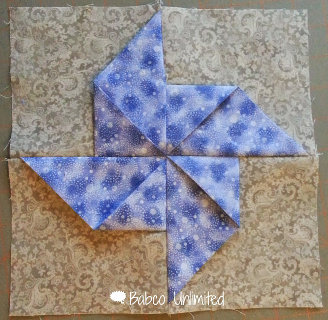 BabcoUnlimited.blogspot.com - Pinwheel Quilt