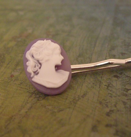 The item she chose for her entry was this beautiful lilac cameo hair pin 