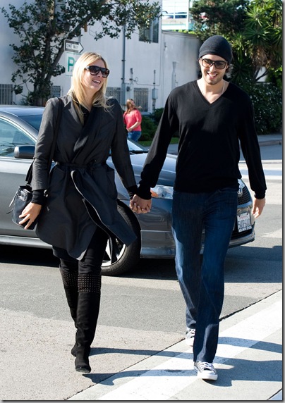 Maria Sharapova And Fiance Sasha Vujacic Love Birds In Los Angeles  3