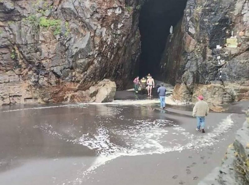 Investigadores explican los peligros de la Iglesia de Piedra, en Cobquecura