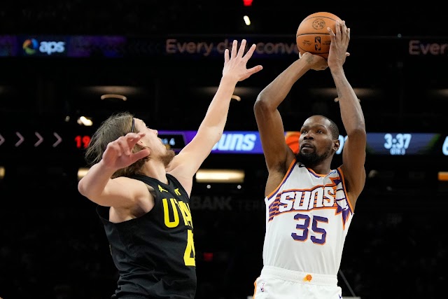 Durant anota 26 puntos en triunfo de Suns