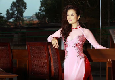 Cao Thuy Duong in Ao Dai