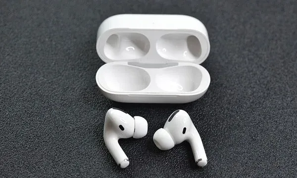 rename airpods on iphone