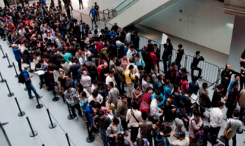 Thousands line up for zero-down-payment, subprime mortgages