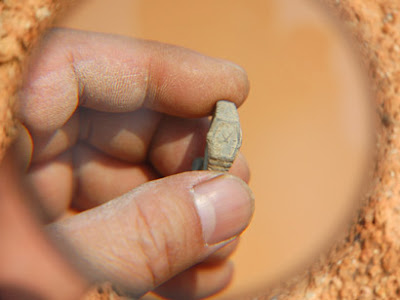 misterioso reloj suizo de anillo en tumba china